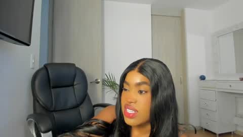 Snapshot of charlotte_tiller chatting on July 28, 5:14 am Yuli online show from July 28, 5:14 am