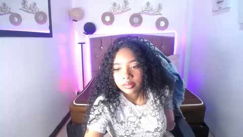 charlotte_walker1 online show from March 10, 2:06 am
