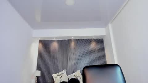 Snapshot of charlotte_whitee1 chatting on April 13, 11:27 am Charlotte Everyday From 0700 to 1300 Col Time online show from April 13, 11:27 am