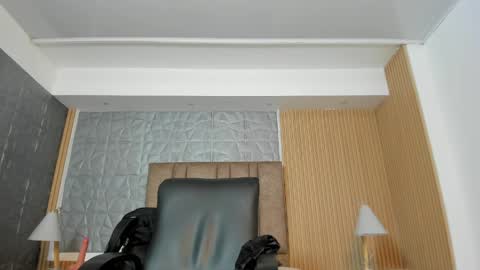 Snapshot of charlotte_whitee1 chatting on April 15, 10:55 am Charlotte Everyday From 0700 to 1300 Col Time online show from April 15, 10:55 am