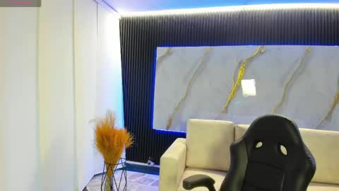 Snapshot of charlotte_whitee1 chatting on April 17, 11:46 am Charlotte Everyday From 0700 to 1300 Col Time online show from April 17, 11:46 am