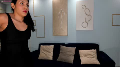 Snapshot of charlottecox_ chatting on December 21, 11:01 am Charlotte online show from December 21, 11:01 am