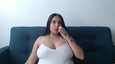 Snapshot of charlottecutie_1 chatting on November 12, 6:52 pm Charlotte and Eric online show from November 12, 6:52 pm