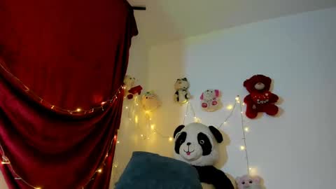charlottee07 online show from May 22, 2:19 am