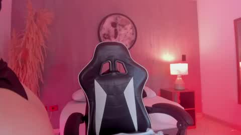 Charlottee online show from May 23, 2:50 am