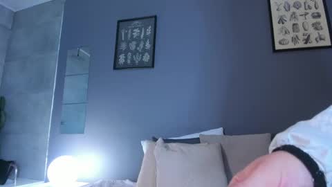 Snapshot of charlottee_love_ chatting on April 29, 11:25 am charlottee_love_ online show from April 29, 11:25 am