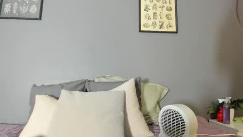 Snapshot of charlottee_love_ chatting on May 9, 11:59 am charlottee_love_ online show from May 9, 11:59 am