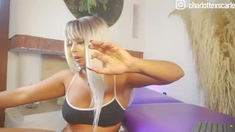 Snapshot of charlottekiss21 chatting on April 12, 9:42 pm Charlottekiss online show from April 12, 9:42 pm