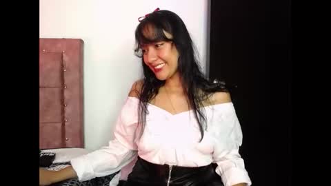 charlottekiss99 online show from March 28, 2:16 pm