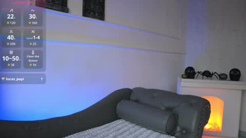 Snapshot of charlotterusso chatting on October 14, 2:18 pm Lauren Rus online show from October 14, 2:18 pm