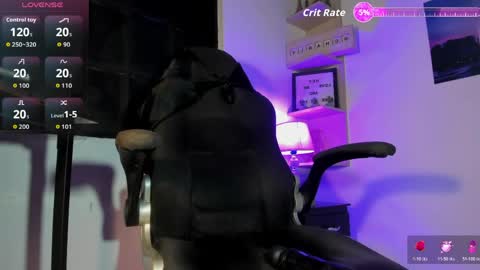 Snapshot of charly_85016 chatting on March 26, 2:06 am charly online show from March 26, 2:06 am