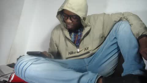 charly_vergonti_ online show from November 23, 11:48 pm