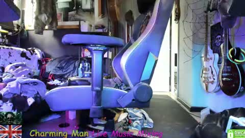 Snapshot of charming__man chatting on July 4, 10:32 am 3 of 9 Borg online show from July 4, 10:32 am