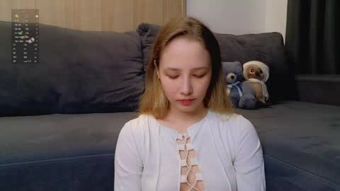 Snapshot of charming_evaa chatting on April 20, 11:17 pm Eva online show from April 20, 11:17 pm