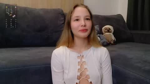 Snapshot of charming_evaa chatting on April 21, 5:25 am Eva online show from April 21, 5:25 am