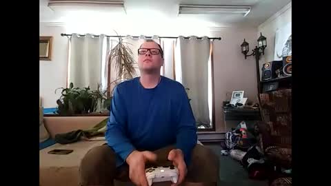 Snapshot of charmingatom chatting on March 29, 5:02 pm charmingatom online show from March 29, 5:02 pm