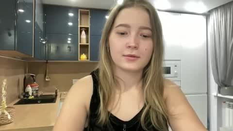 Snapshot of charmingsarahh chatting on September 12, 3:01 pm Sarah online show from September 12, 3:01 pm