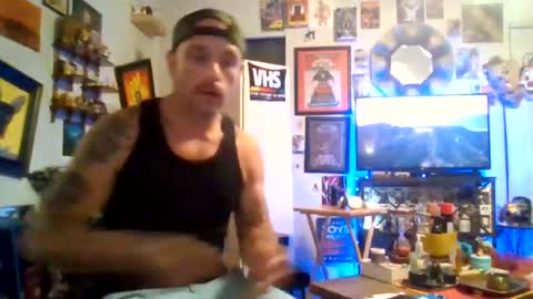 Snapshot of chase2attract chatting on August 2, 9:08 am Chase2Attract online show from August 2, 9:08 am