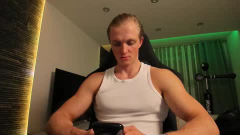 Chase Reed online show from November 23, 7:46 pm