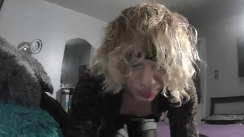 Snapshot of chaton_ds chatting on October 23, 2:44 am Sarah online show from October 23, 2:44 am