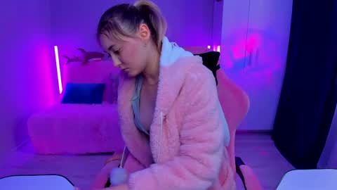 Betty online show from May 18, 4:07 am