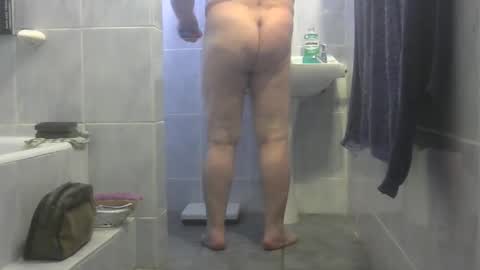 Snapshot of chaturbatordeluxe chatting on December 19, 3:35 am chaturbatordeluxe online show from December 19, 3:35 am