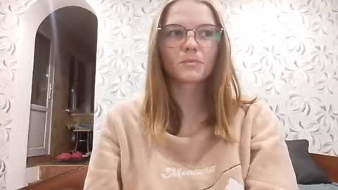 Olivia online show from April 21, 10:34 pm