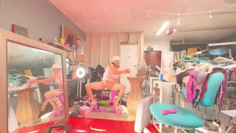 Snapshot of chavezechavez4207 chatting on October 7, 5:48 am MasterPRO online show from October 7, 5:48 am