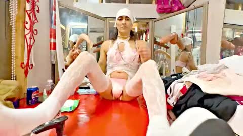 Snapshot of chavezechavez4207 chatting on November 16, 5:57 am MasterPRO online show from November 16, 5:57 am