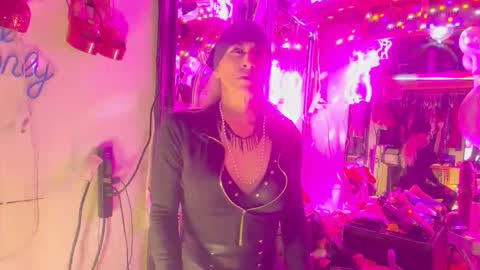 Snapshot of chavezechavez4207 chatting on January 19, 7:34 am MasterPRO online show from January 19, 7:34 am