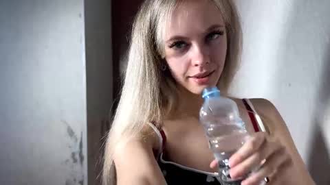 Milissa online show from October 7, 3:53 pm