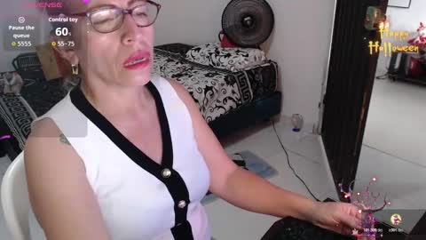 CHAYLA VICTORIA RUIZ  online show from October 27, 8:02 pm