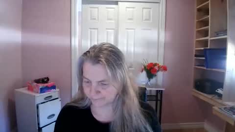 chealsiek online show from March 18, 3:48 pm