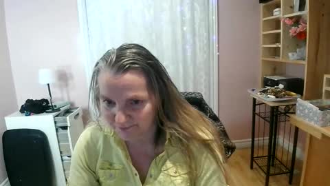 chealsiek online show from May 2, 2:16 am