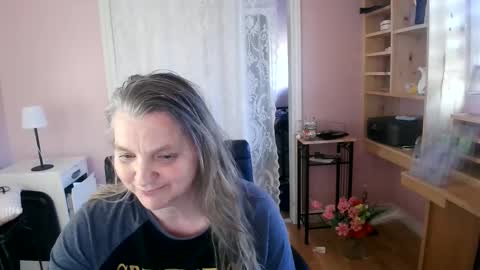chealsiek online show from May 5, 12:57 pm