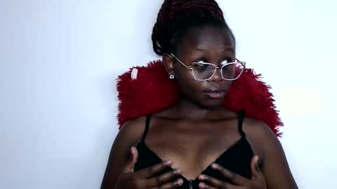 Snapshot of cheeky_charms chatting on September 25, 2:21 pm cheeky_charms online show from September 25, 2:21 pm