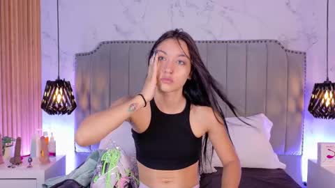 Snapshot of chel_hilton chatting on March 26, 8:25 pm Chel online show from March 26, 8:25 pm