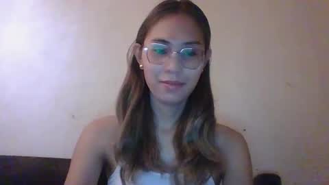 Snapshot of chelly4u69 chatting on February 24, 12:41 am chelly4u69 online show from February 24, 12:41 am