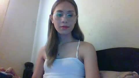 Snapshot of chelly4u69 chatting on February 24, 3:44 am chelly4u69 online show from February 24, 3:44 am