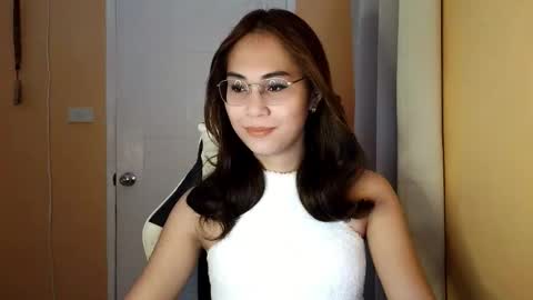 chelly4u69 online show from February 12, 1:44 am