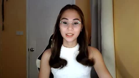 chelly4u69 online show from February 25, 5:17 am