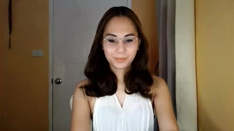 chelly4u69 online show from March 16, 1:33 am