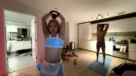 Snapshot of chellybear101 chatting on March 2, 4:14 am chellybear101 online show from March 2, 4:14 am