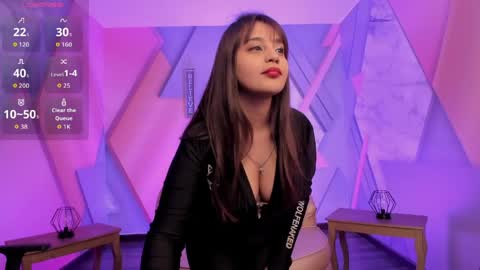 chellyguzman online show from June 4, 12:00 pm