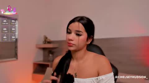 Snapshot of chelsey_hudson chatting on December 3, 12:36 pm chelsey_hudson online show from December 3, 12:36 pm