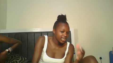 Snapshot of chelsy_2 chatting on April 2, 8:39 pm chelsy 2 online show from April 2, 8:39 pm