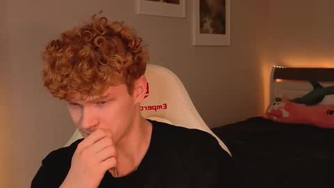 Snapshot of chem1ko chatting on November 25, 3:39 am LUCASRYANPVT IS OPEN online show from November 25, 3:39 am