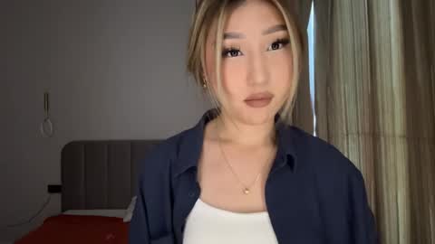Lia online show from June 5, 2:23 pm