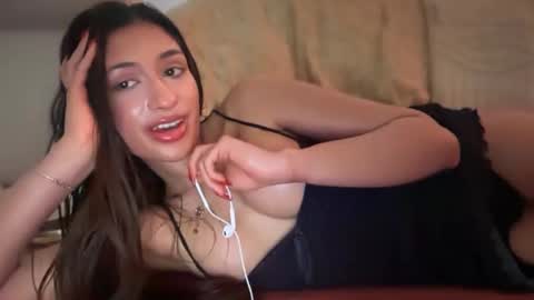 cherliecarmen online show from September 25, 4:05 am