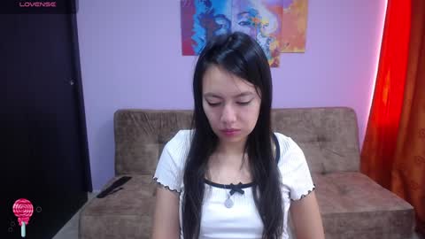 Snapshot of cherry_bigass_ chatting on December 6, 1:00 pm Allison online show from December 6, 1:00 pm